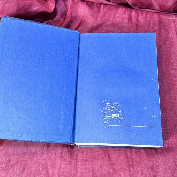 1982 The Guideposts Family Concordance to the Bible Blue Hardcover Catholic - Picture 3 of 14